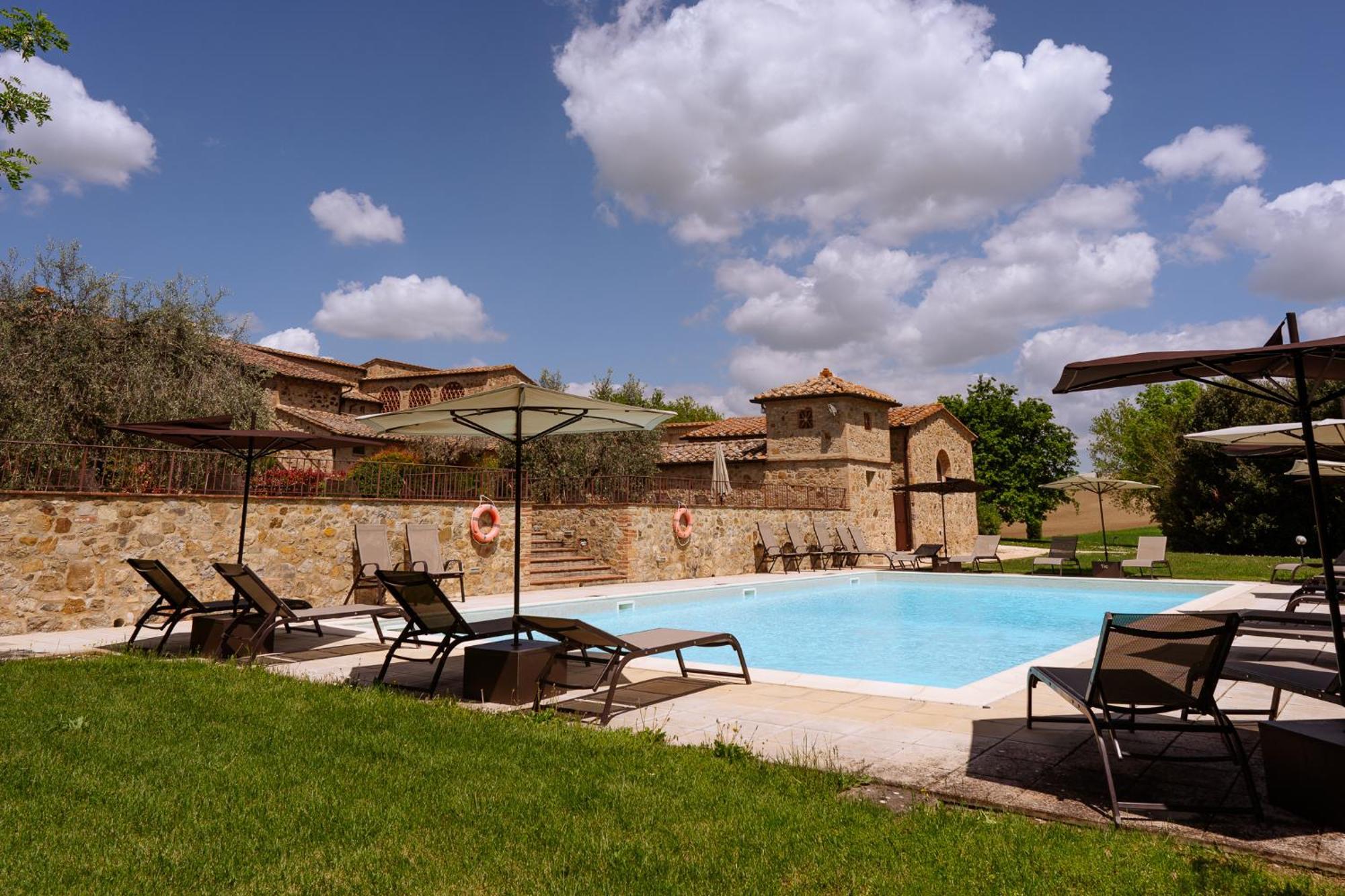 Villa Le Beringhe - Wine Pool & Relax コッレ・ヴァル・デルザ エクステリア 写真