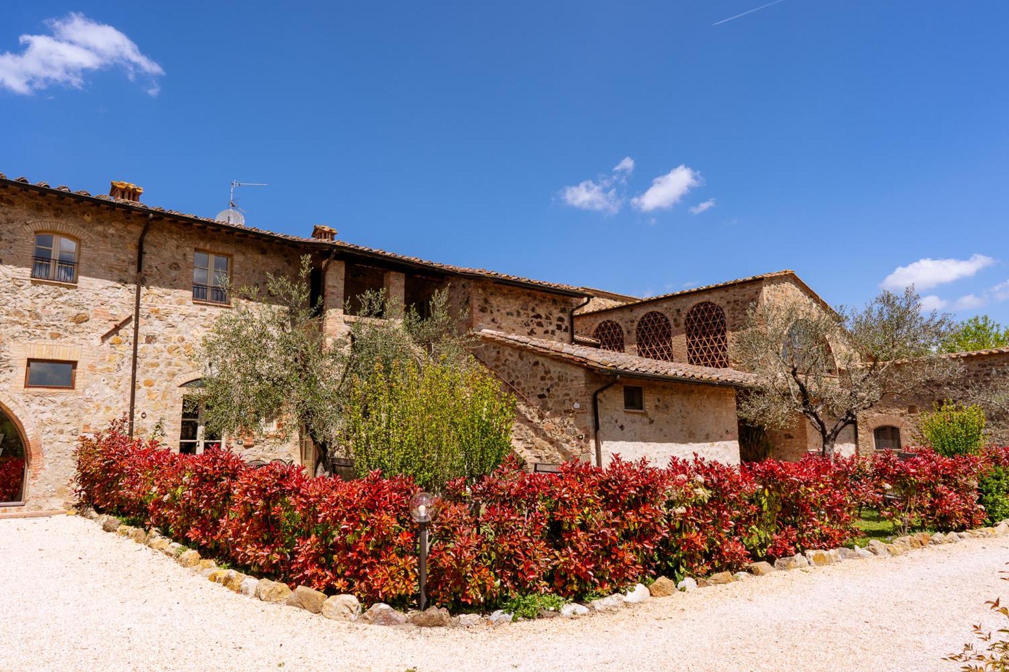 Villa Le Beringhe - Wine Pool & Relax コッレ・ヴァル・デルザ エクステリア 写真