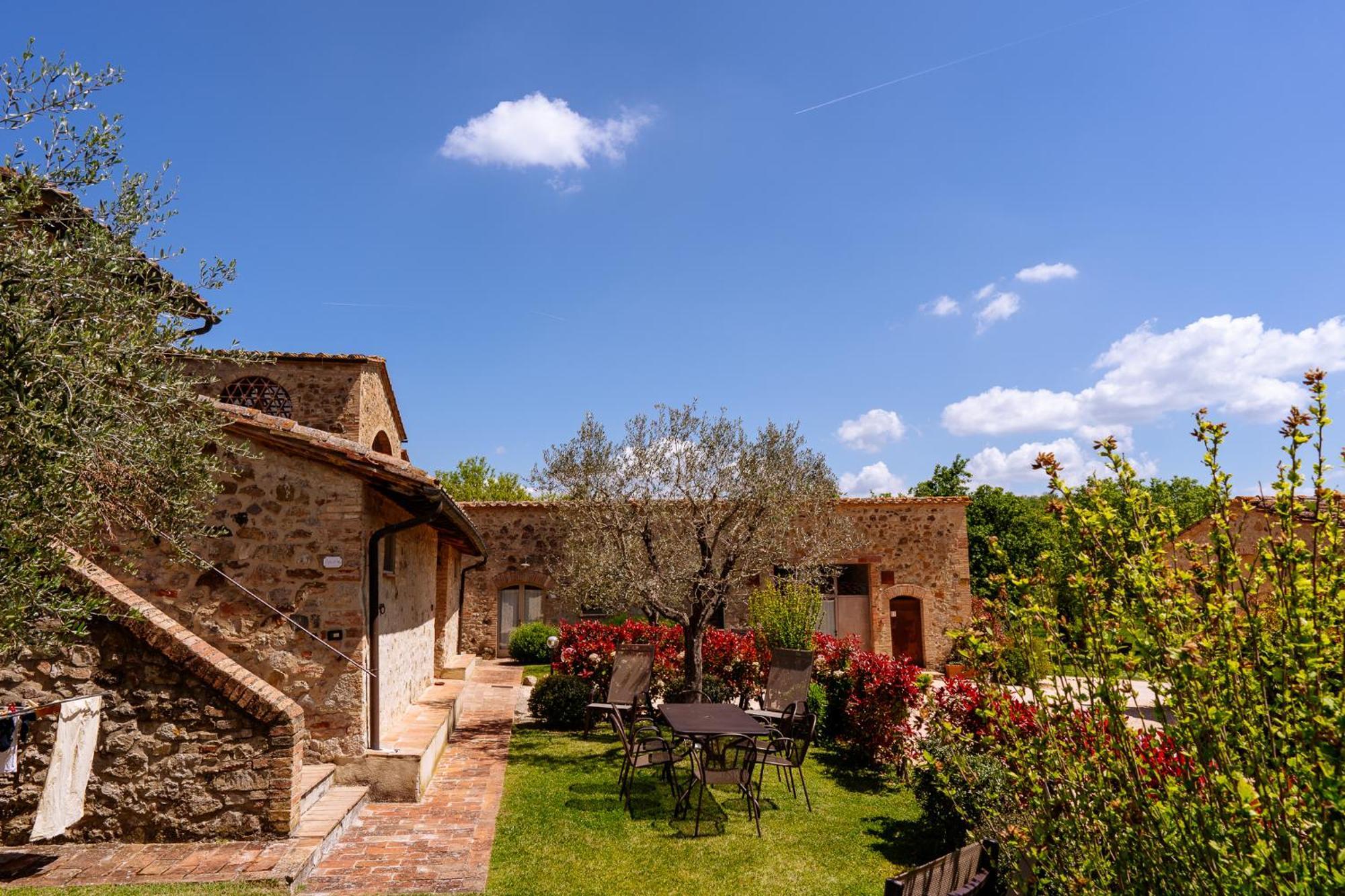 Villa Le Beringhe - Wine Pool & Relax コッレ・ヴァル・デルザ エクステリア 写真