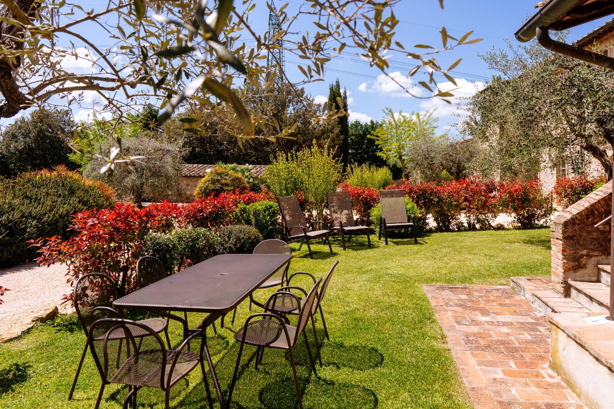 Villa Le Beringhe - Wine Pool & Relax コッレ・ヴァル・デルザ エクステリア 写真