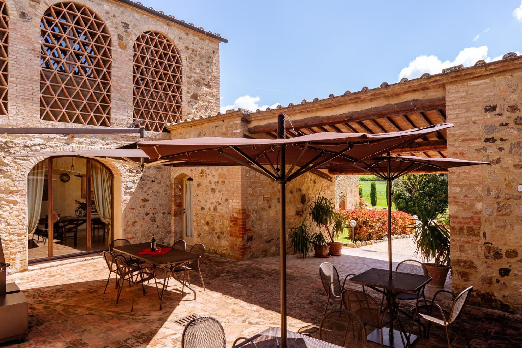 Villa Le Beringhe - Wine Pool & Relax コッレ・ヴァル・デルザ エクステリア 写真