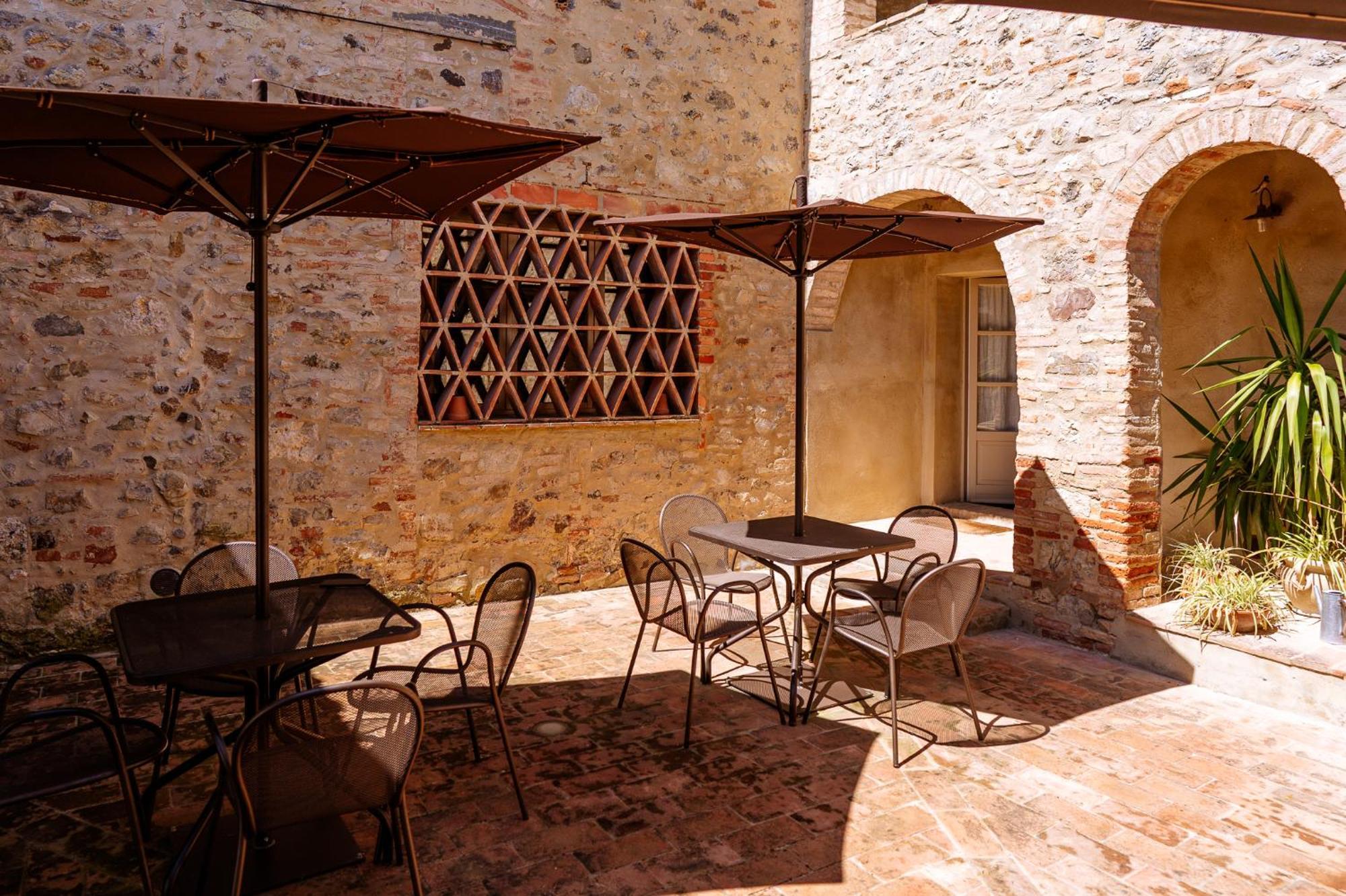 Villa Le Beringhe - Wine Pool & Relax コッレ・ヴァル・デルザ エクステリア 写真